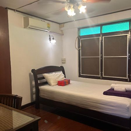 Tata Guesthouse เชียงใหม่ ภายนอก รูปภาพ