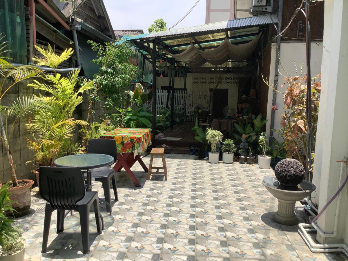 Tata Guesthouse เชียงใหม่ ภายนอก รูปภาพ