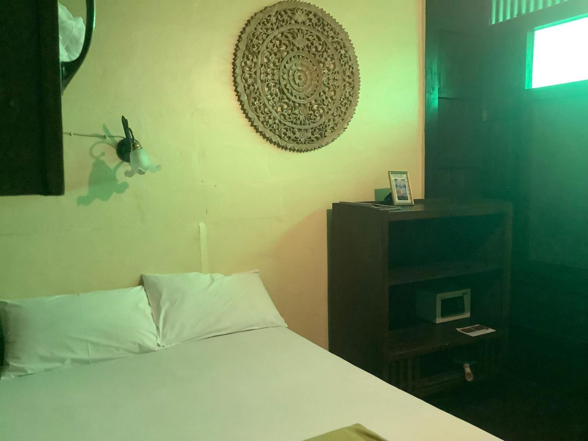 Tata Guesthouse เชียงใหม่ ภายนอก รูปภาพ