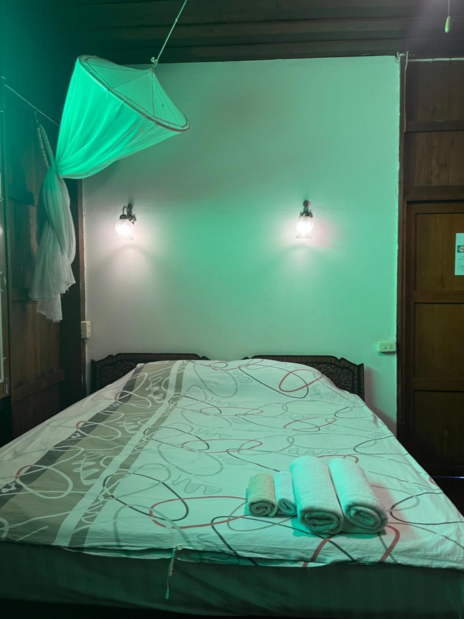 Tata Guesthouse เชียงใหม่ ภายนอก รูปภาพ